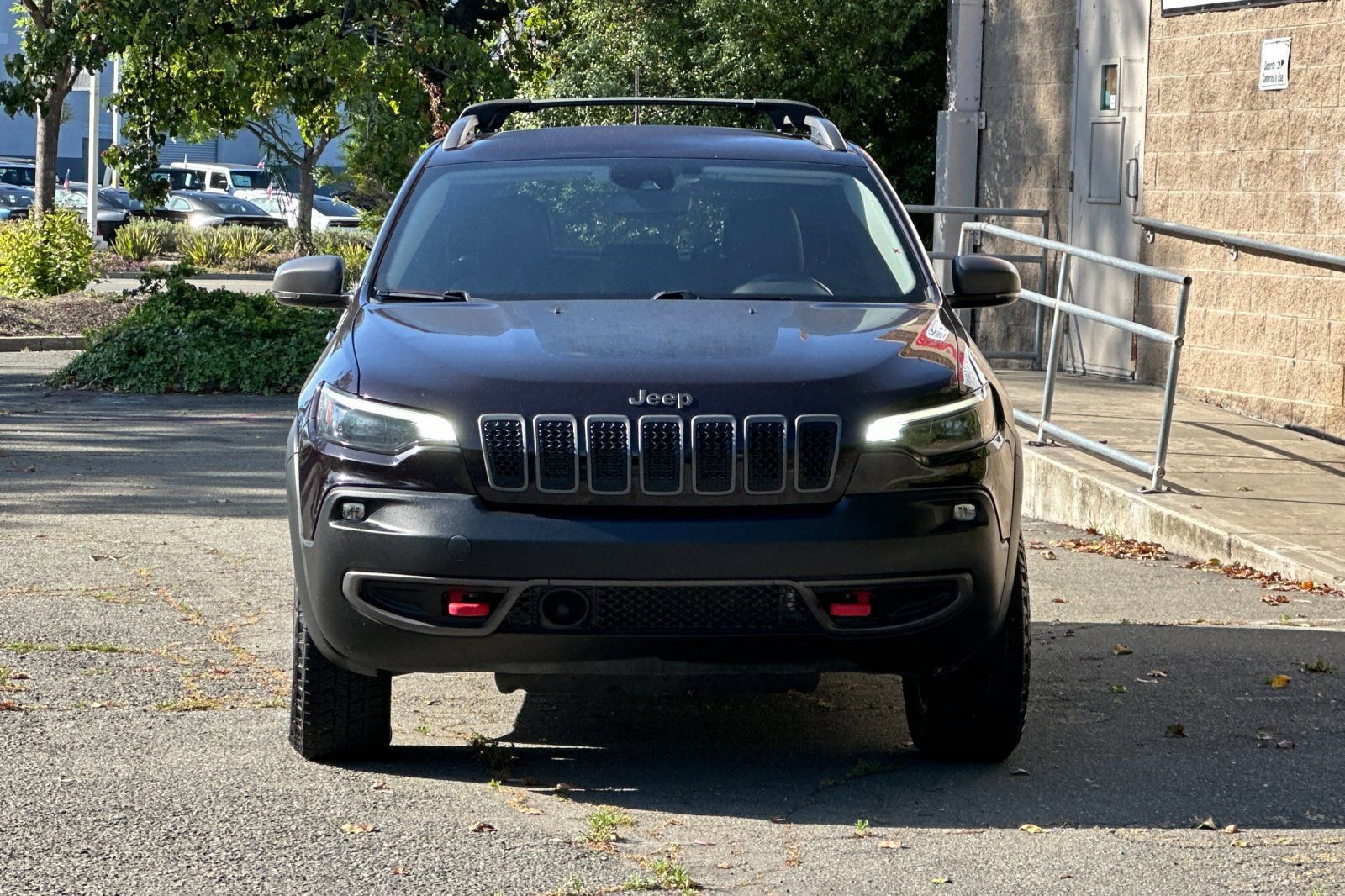 Used 2021 Jeep Cherokee Trailhawk w/ Trailer Tow Group AWD/4WD image 8