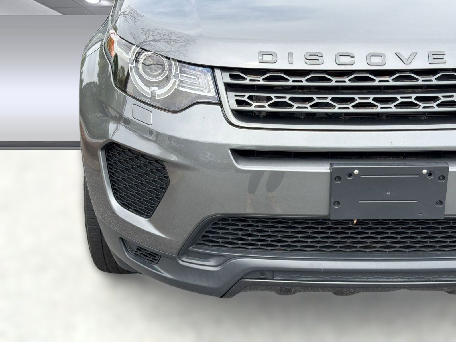 Used 2019 Land Rover Discovery Sport image 11