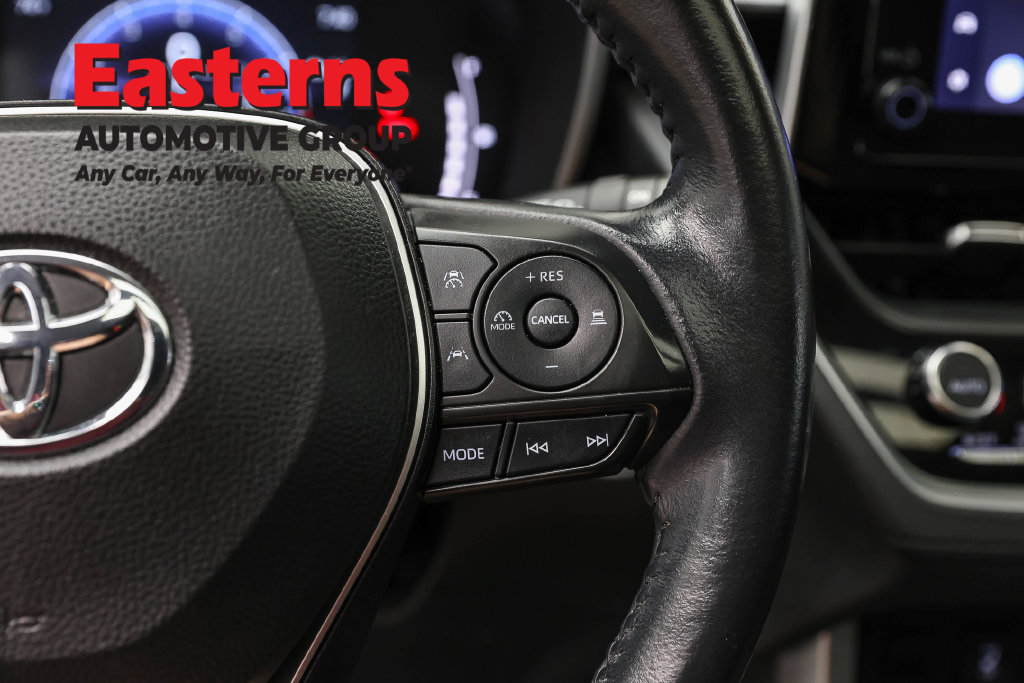 Used 2023 Toyota Corolla Cross XLE AWD/4WD image 17