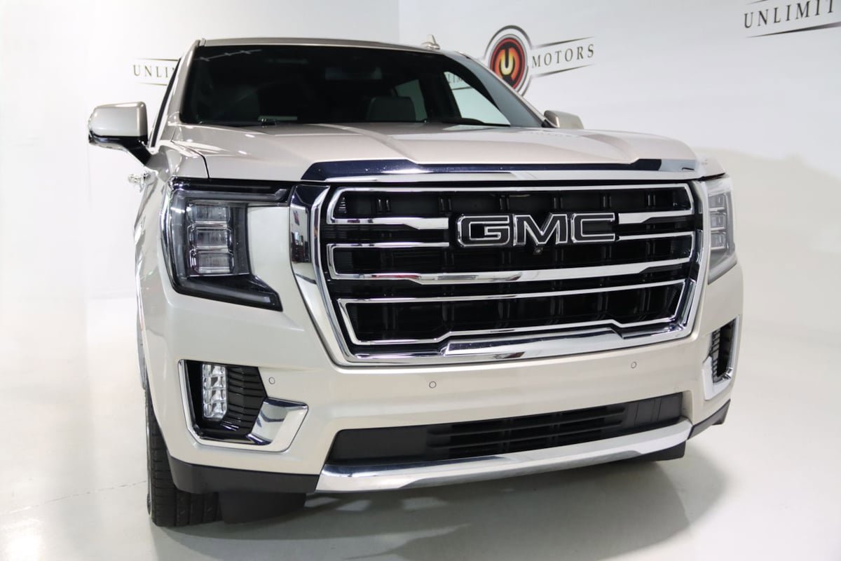 Used 2023 GMC Yukon XL SLT w/ SLT Premium Package AWD/4WD image 34