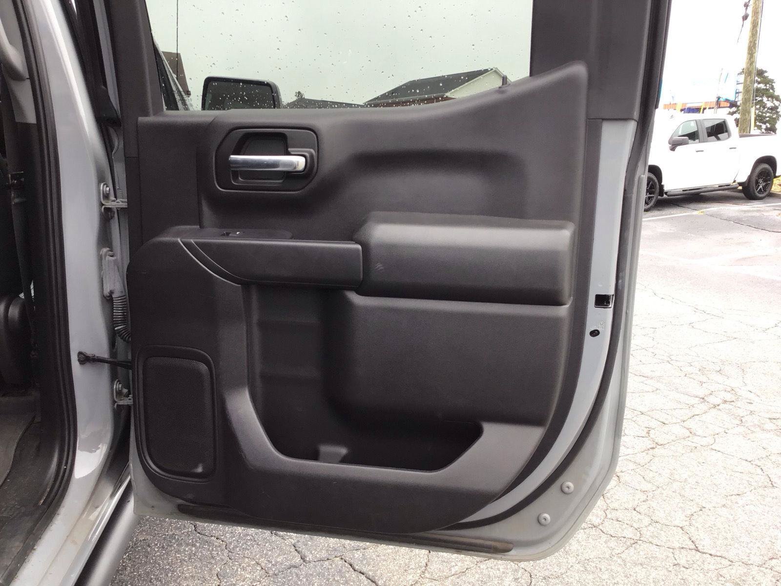 Used 2024 Chevrolet Silverado 1500 Custom Trail Boss w/ LPO, Dark Essentials Package AWD/4WD image 5