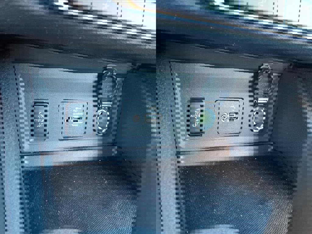 Used 2025 Nissan Sentra S image 13