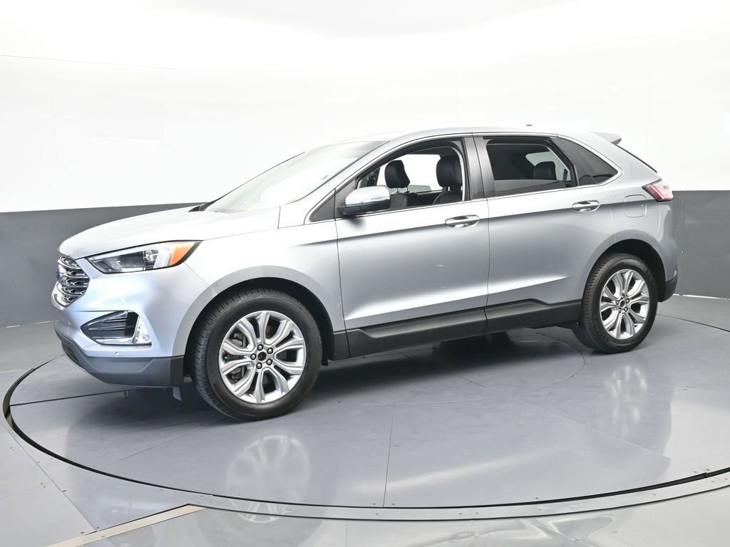 Used 2022 Ford Edge Titanium image 2