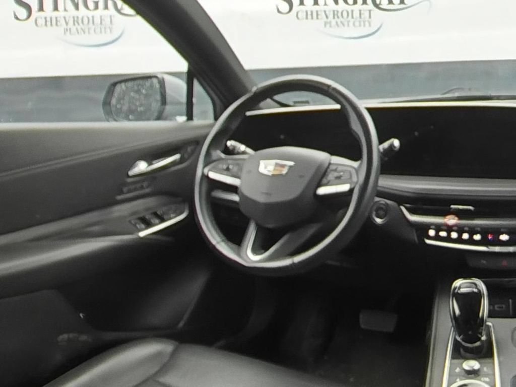 Used 2025 Cadillac XT4 Premium Luxury FWD image 16