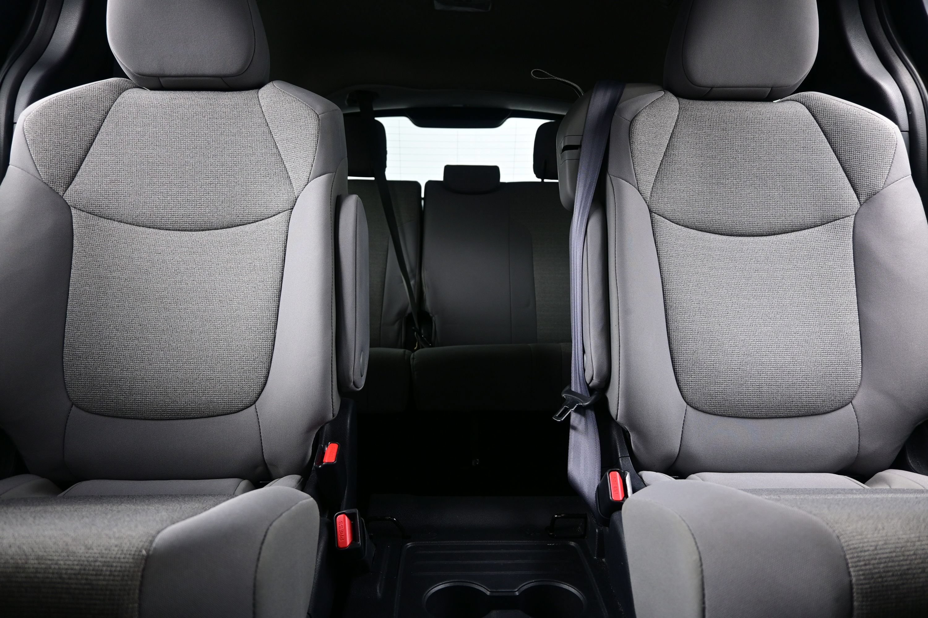 Used 2025 Toyota Sienna LE FWD image 16