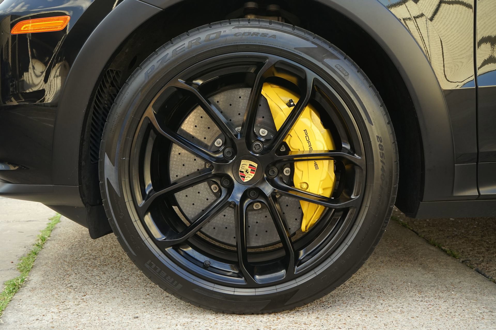 Used 2024 Porsche Cayenne Turbo GT image 40
