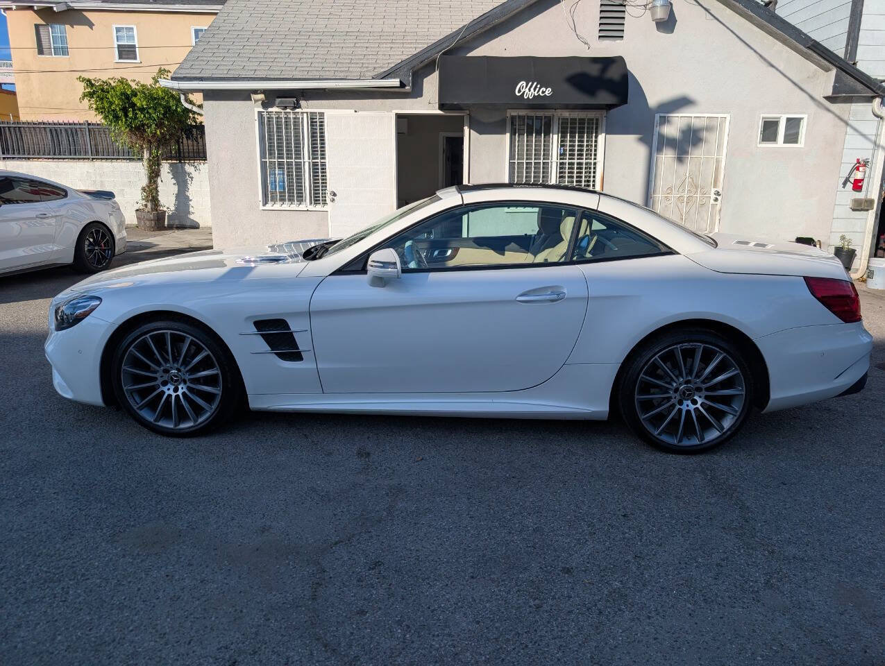 Used 2019 Mercedes-Benz SL 550 image 8