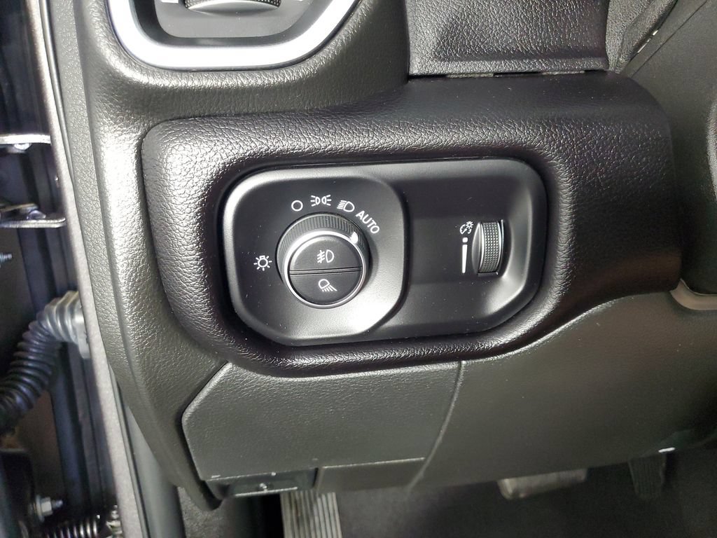 Used 2025 RAM 2500 Big Horn AWD/4WD image 28