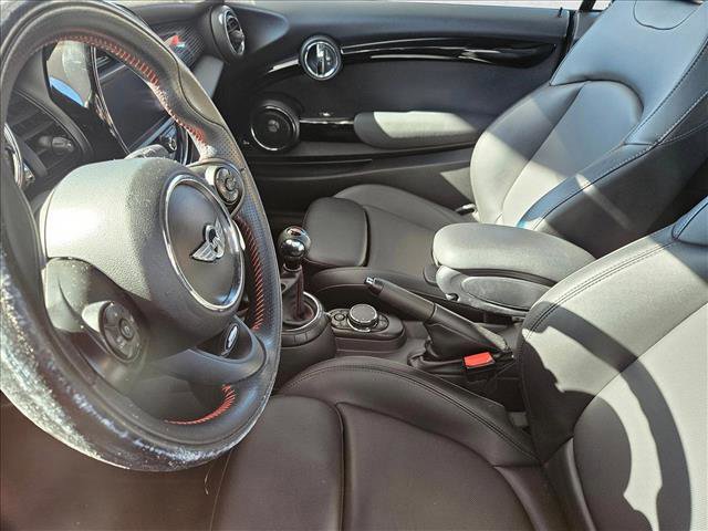 Used 2017 MINI Cooper S image 13