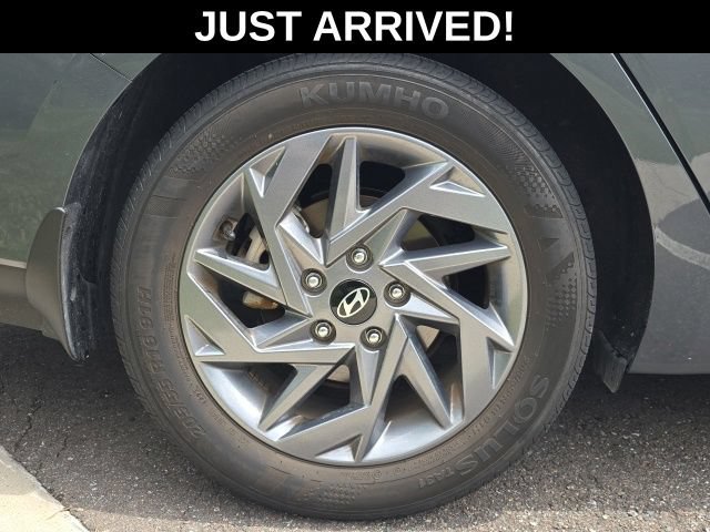 Certified 2024 Hyundai Elantra SEL FWD image 5