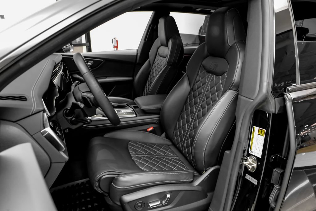 Used 2024 Audi SQ8 Premium Plus w/ Executive Package AWD/4WD image 32
