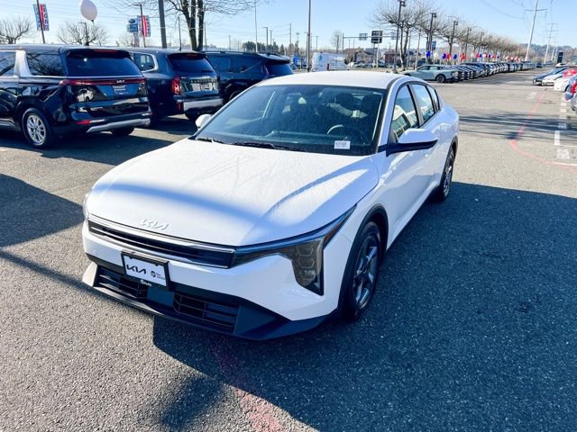 New 2025 Kia K4 LXS image 5