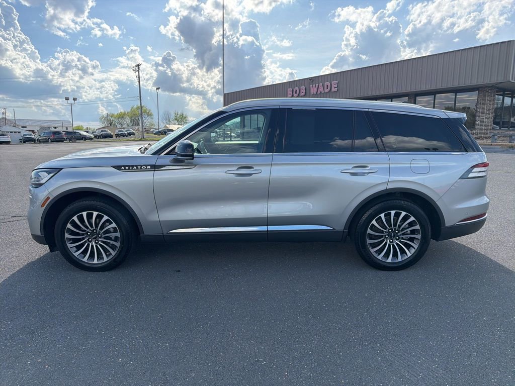 Used 2023 Lincoln Aviator Reserve w/ Elements Package Plus image 2