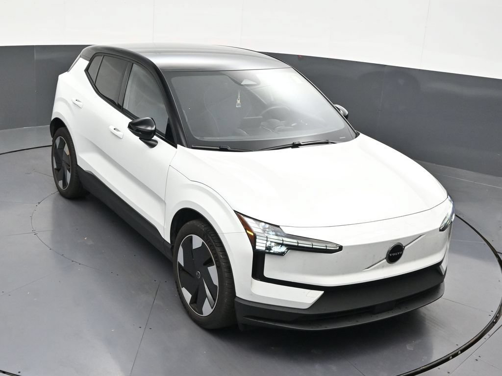 Certified 2025 Volvo EX30 Plus AWD/4WD image 21