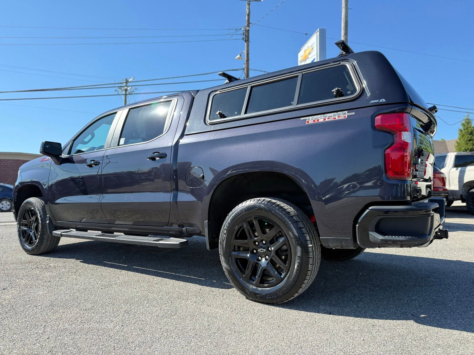 Used 2023 Chevrolet Silverado 1500 LT Trail Boss w/ Protection Package AWD/4WD image 5