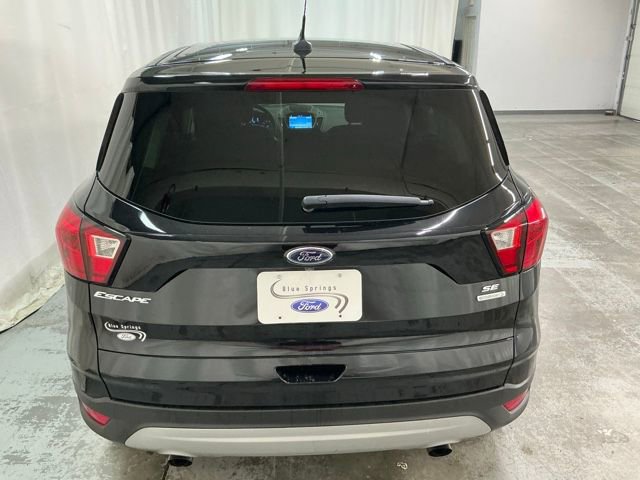 Used 2019 Ford Escape SE FWD image 4