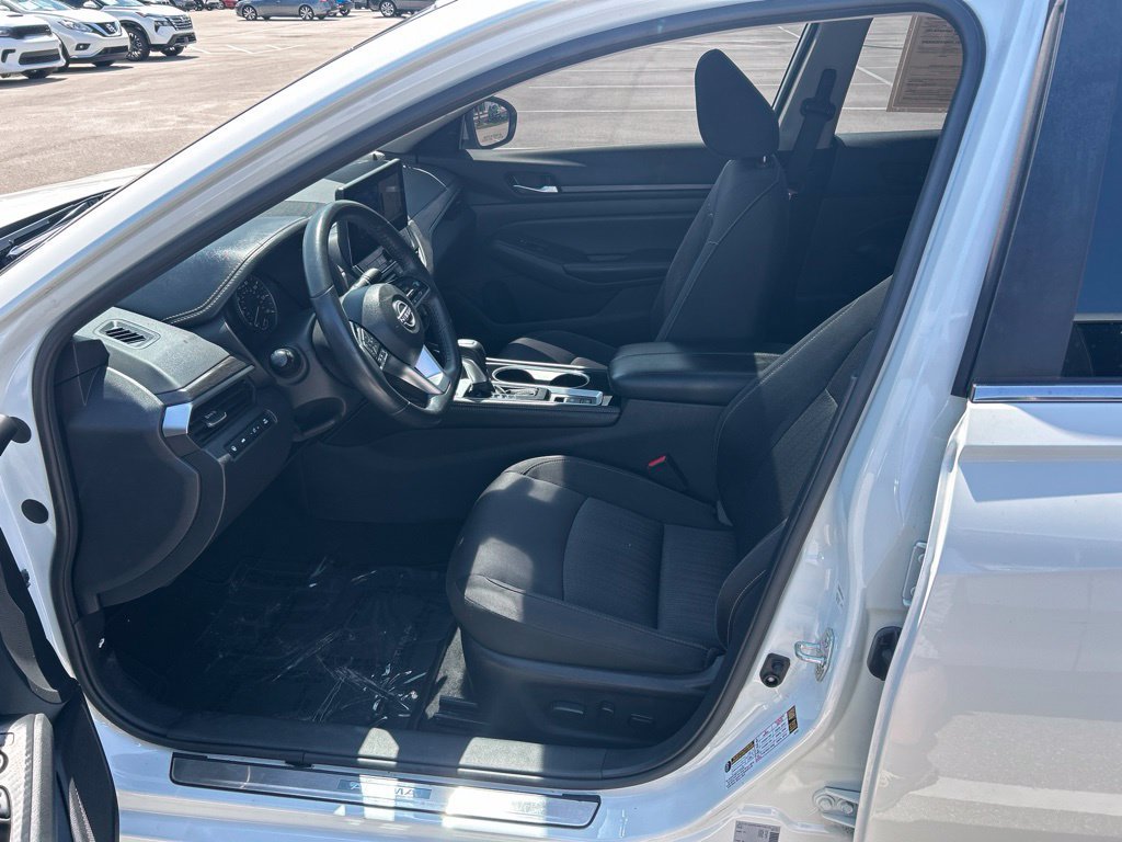 Certified 2024 Nissan Altima 2.5 SV w/ SV Premium Package FWD image 16