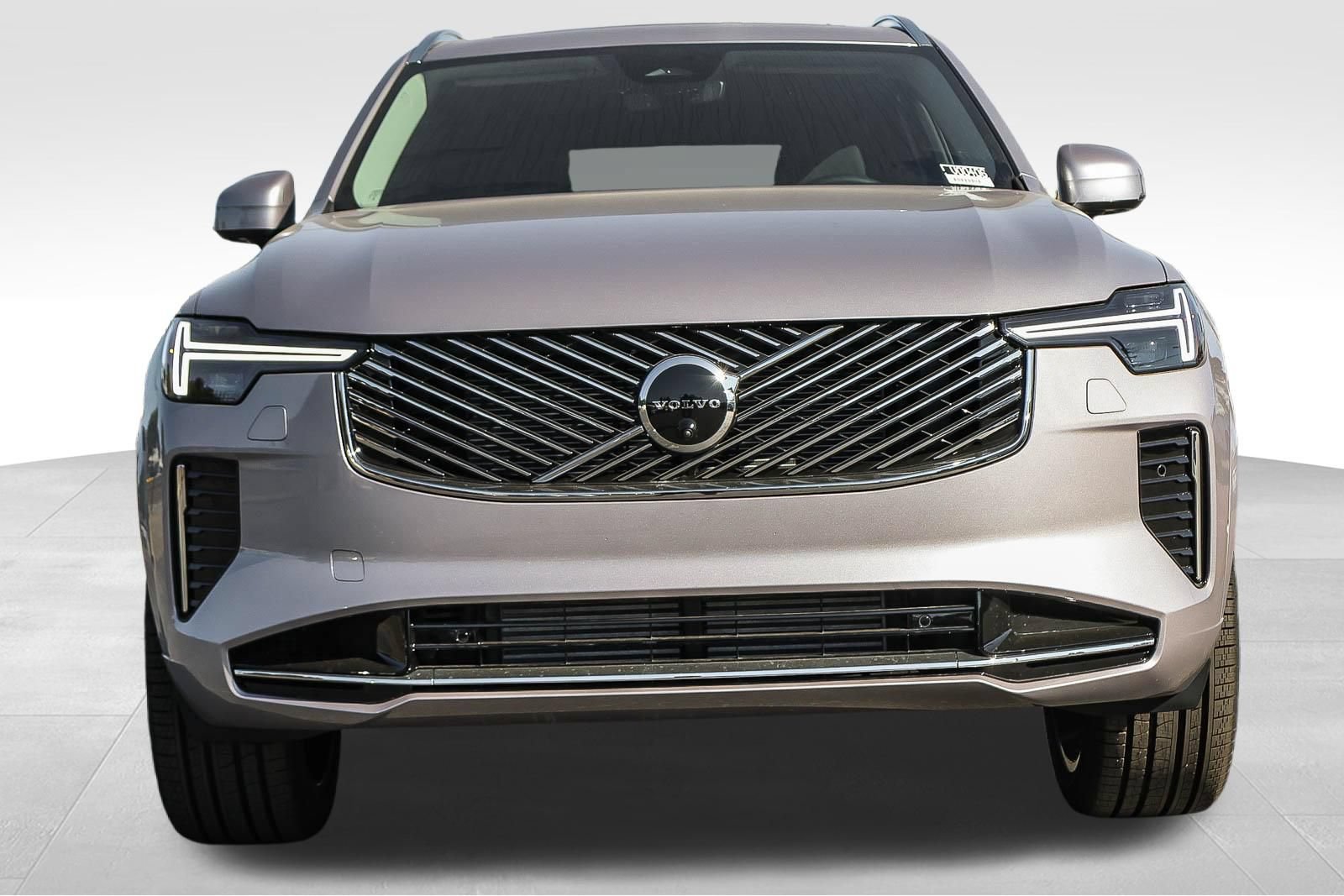 New 2026 Volvo XC90 T8 Plus w/ Protection Package AWD/4WD image 2