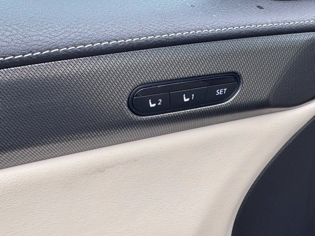 Used 2023 INFINITI QX60 Luxe w/ Performance Audio Package FWD image 24