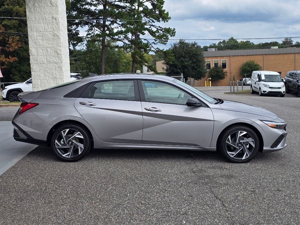 New 2025 Hyundai Elantra SEL image 20