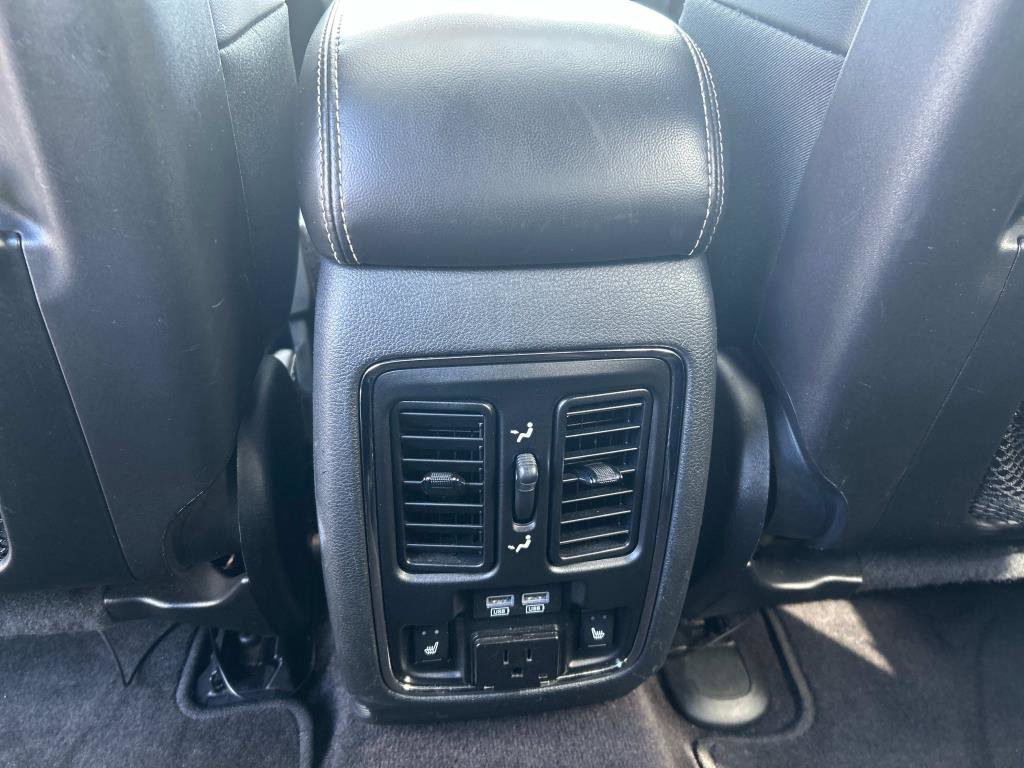 Used 2017 Jeep Grand Cherokee Limited image 15