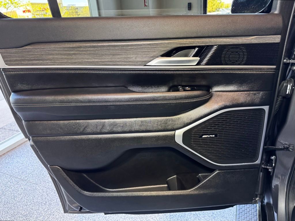 Used 2024 Jeep Wagoneer L Series II w/ Flexible Seating Group AWD/4WD image 36