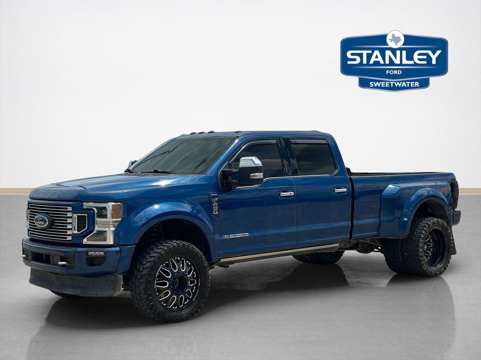 Used 2022 Ford F450 Platinum w/ FX4 Off-Road Package AWD/4WD image 3