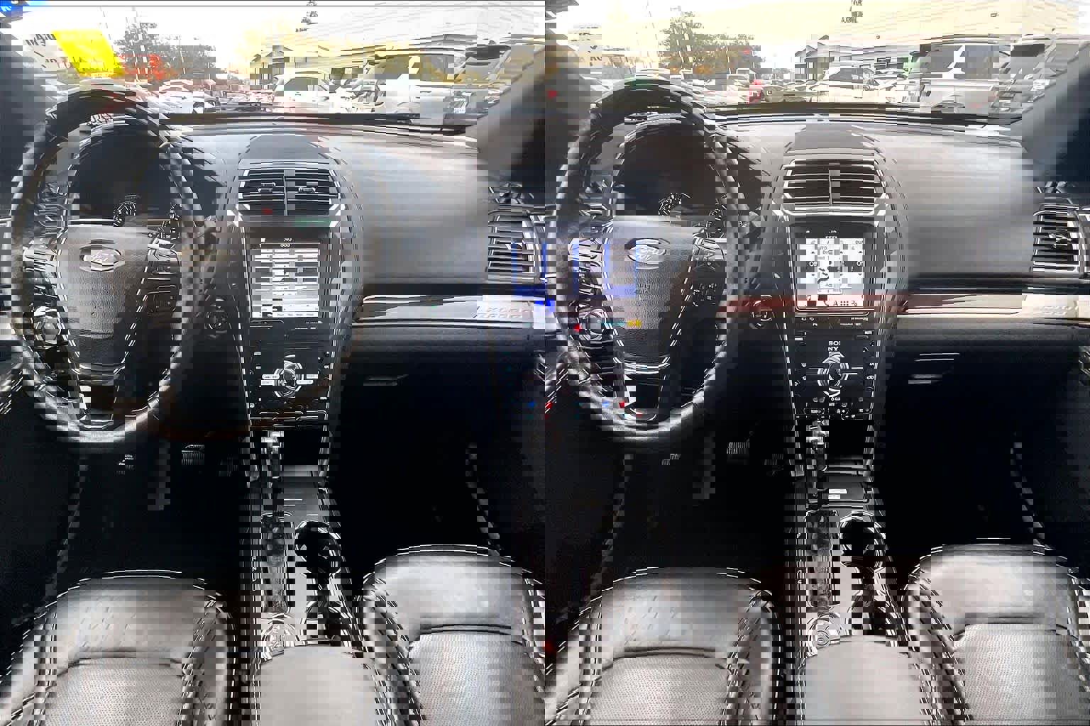 Used 2019 Ford Explorer Platinum image 16