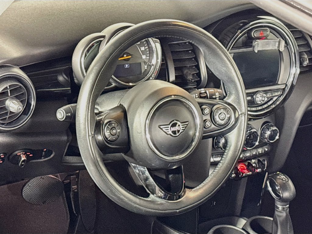 Used 2019 MINI Cooper 2-Door Hardtop w/ Premium Package FWD image 13