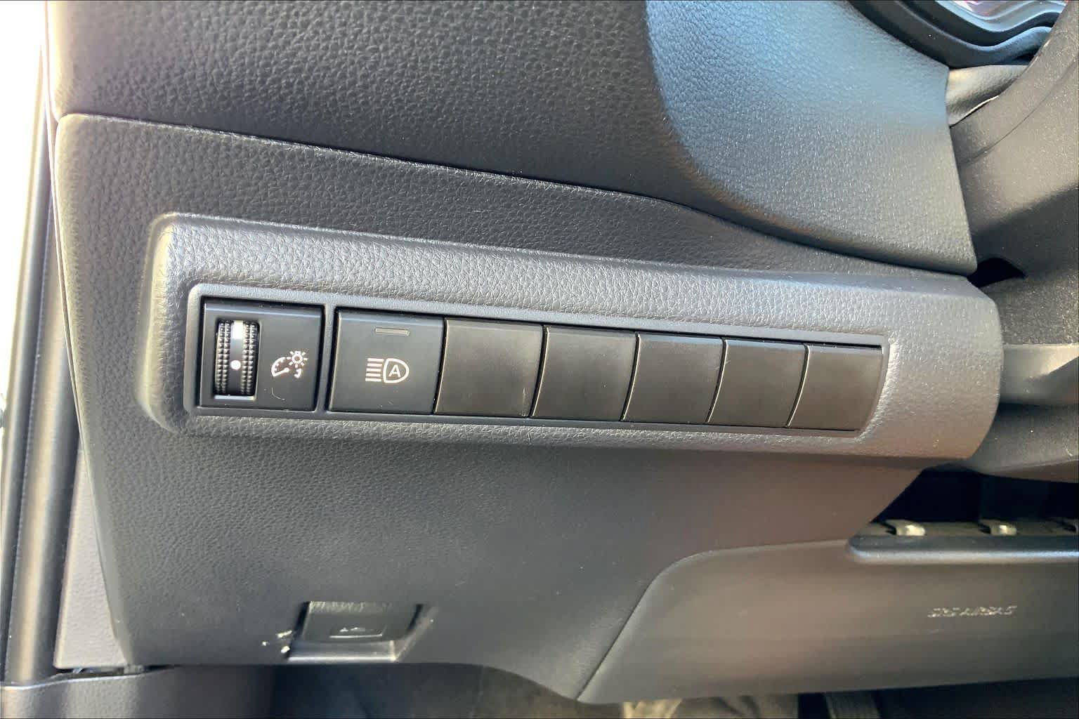Used 2022 Toyota Corolla SE FWD image 33