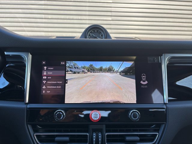 Certified 2025 Porsche Macan image 20