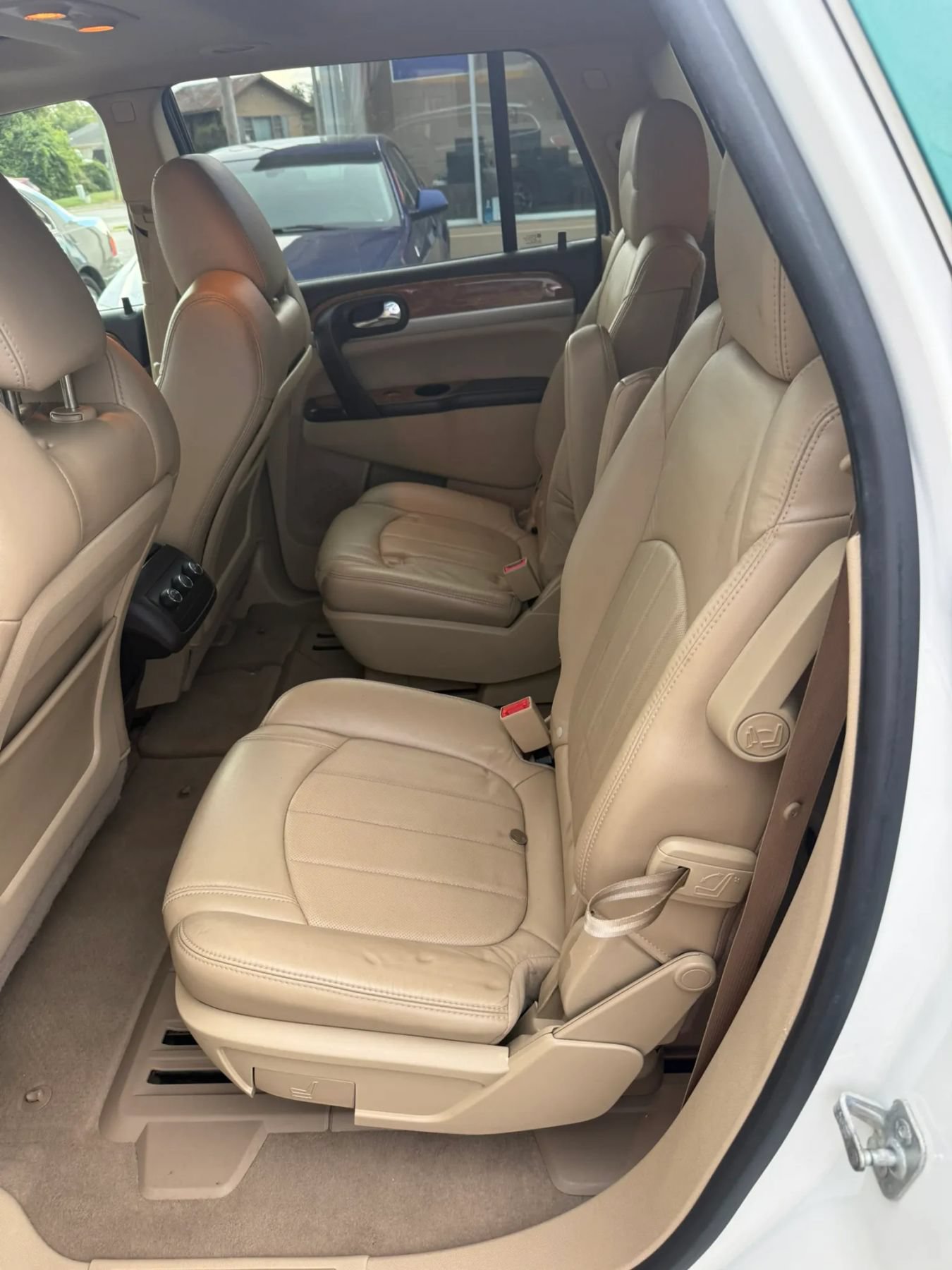 Used 2012 Buick Enclave Leather FWD image 17