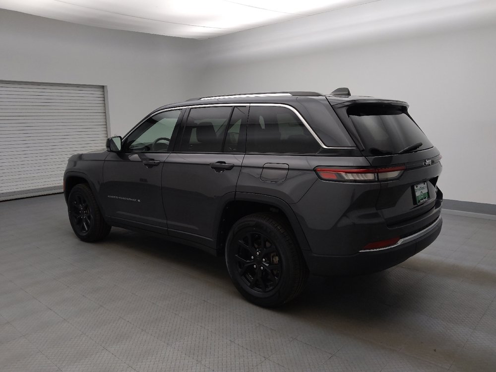 Used 2022 Jeep Grand Cherokee Limited RWD image 3