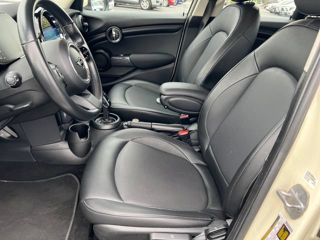 Used 2022 MINI Cooper 4-Door Hardtop FWD image 9