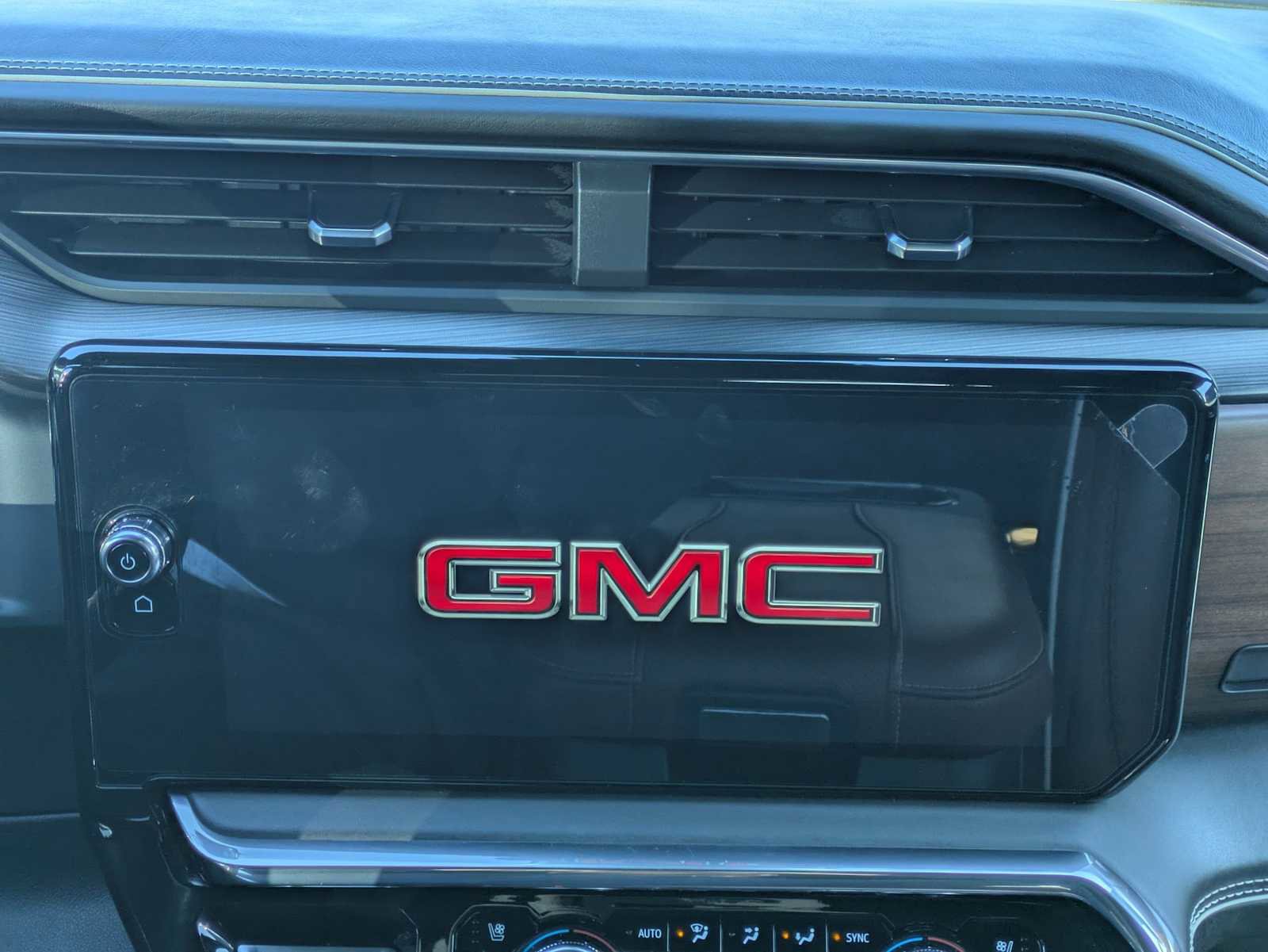 Used 2024 GMC Sierra 1500 Denali Ultimate AWD/4WD image 29