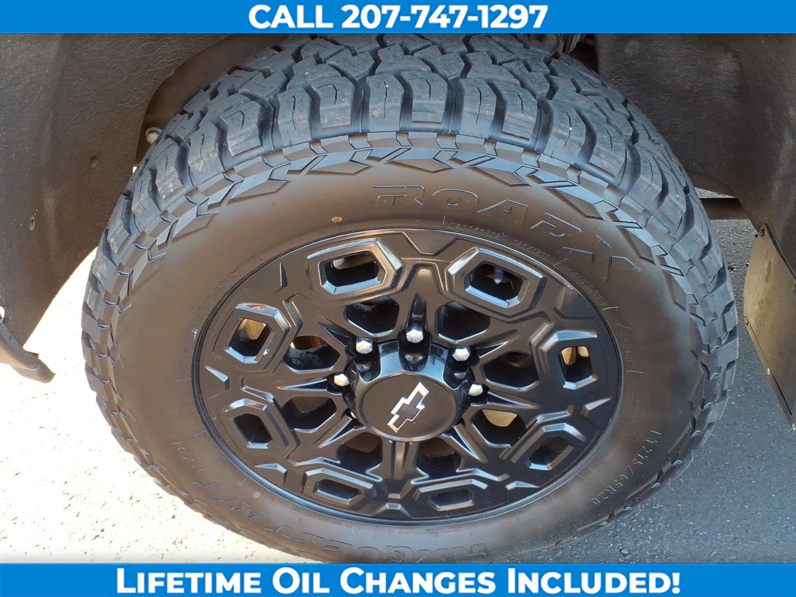 Used 2024 Chevrolet Silverado 2500 LTZ w/ LTZ Plus Package AWD/4WD image 9