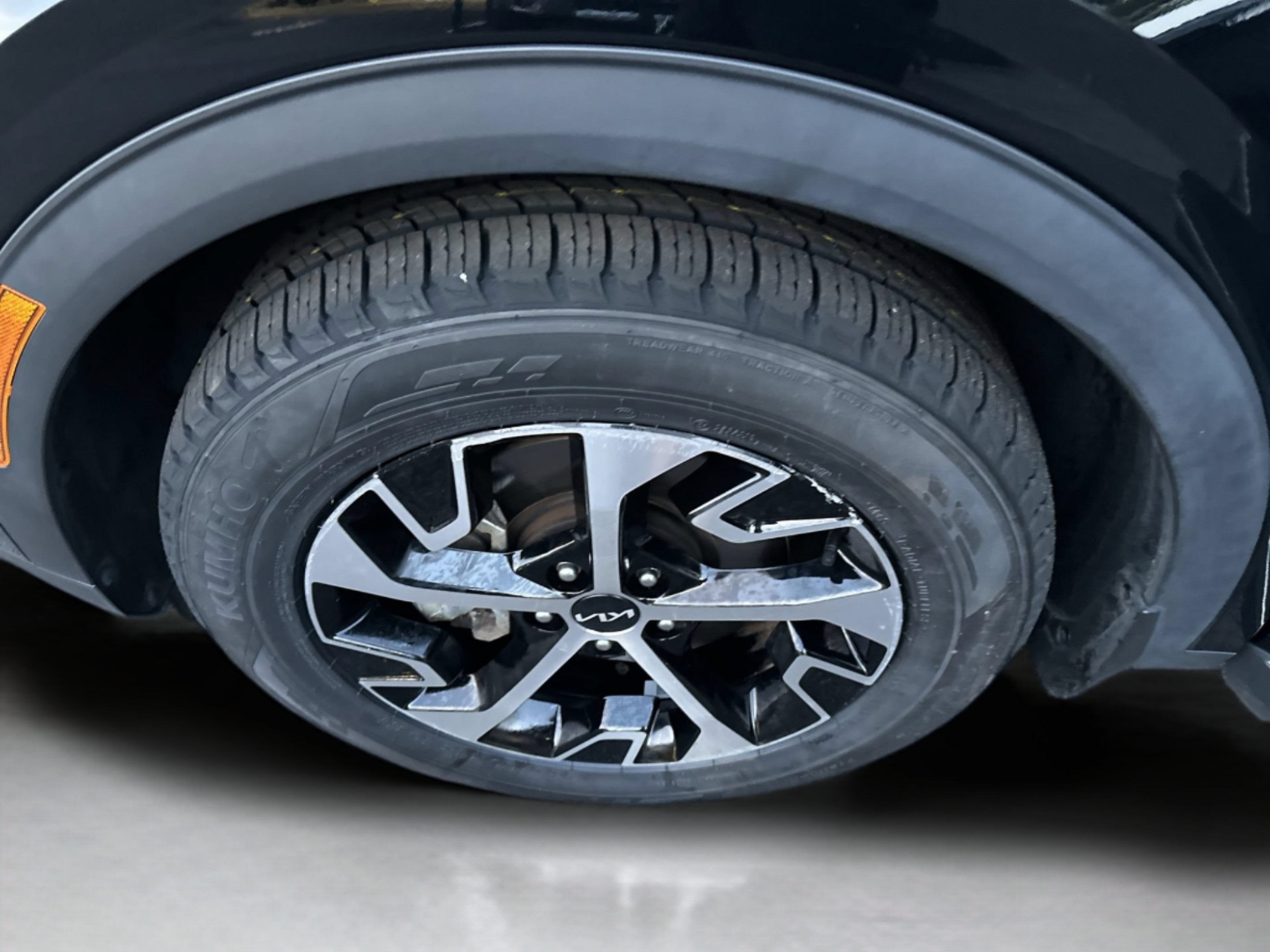 Used 2023 Kia Sportage EX FWD image 28