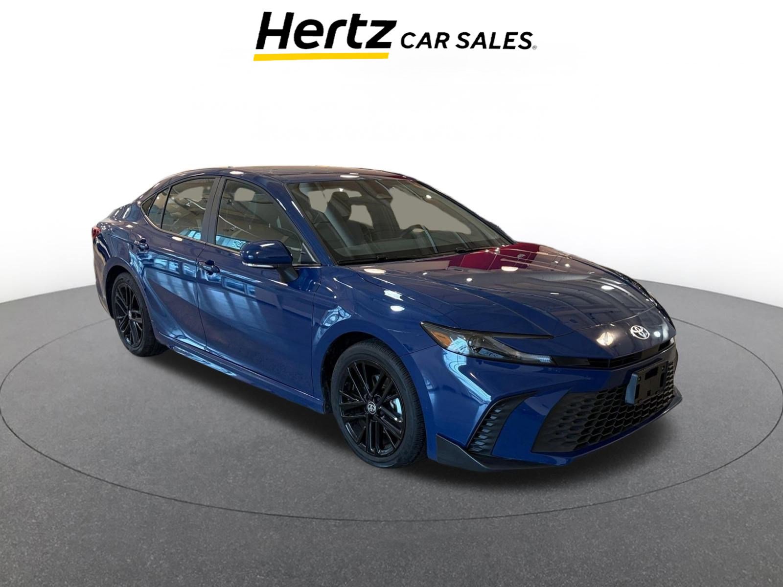 Used 2025 Toyota Camry SE image 1