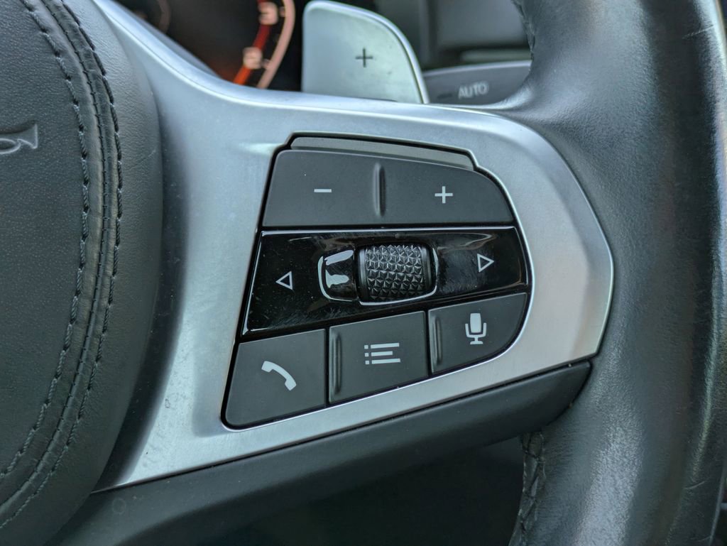 Used 2022 BMW M550i xDrive w/ Executive Package image 37