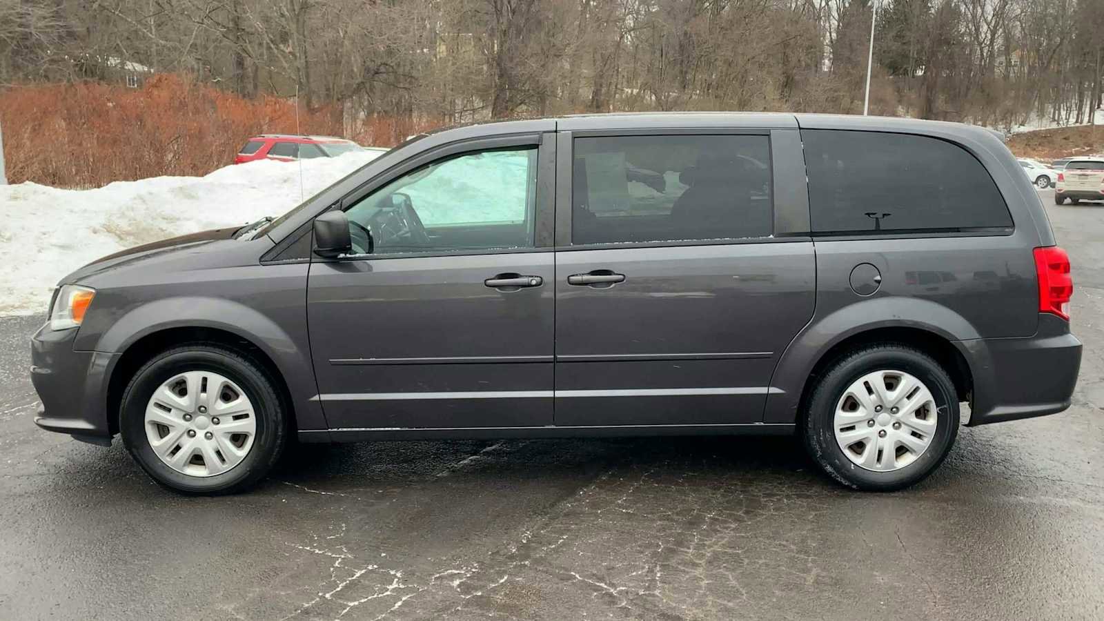 Used 2017 Dodge Grand Caravan SE w/ Power Window Group image 5