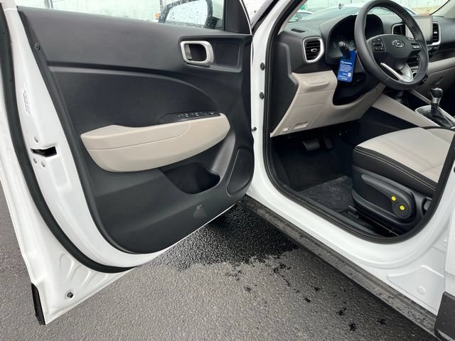 New 2026 Hyundai Venue SEL FWD image 14