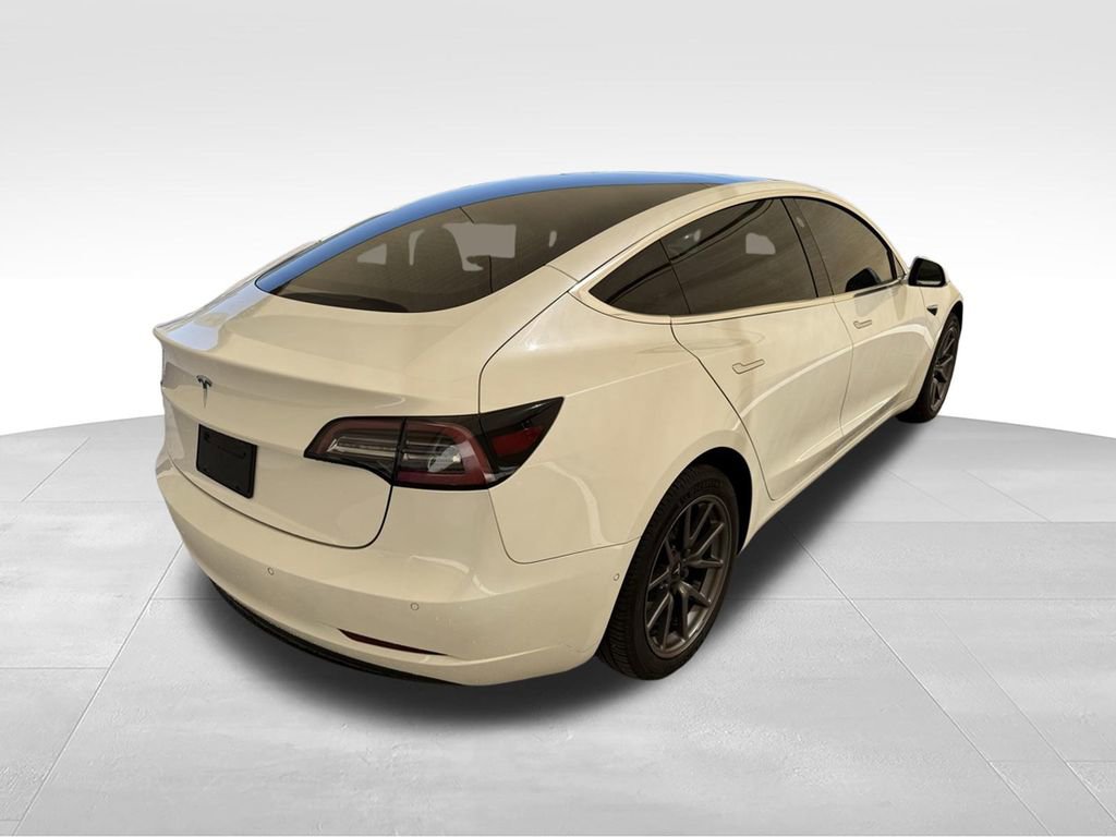 Used 2020 Tesla Model 3 Standard Range Plus RWD image 4
