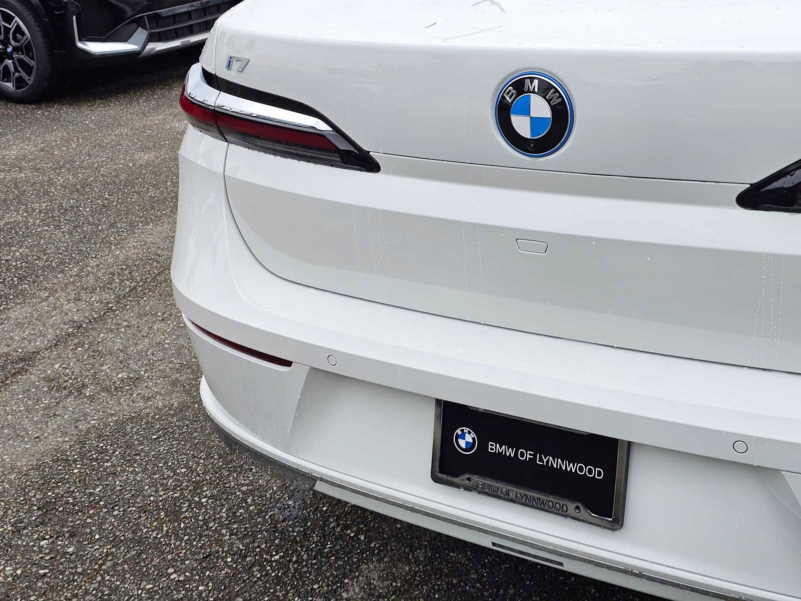 New 2025 BMW i7 xDrive60 w/ Executive Package image 17