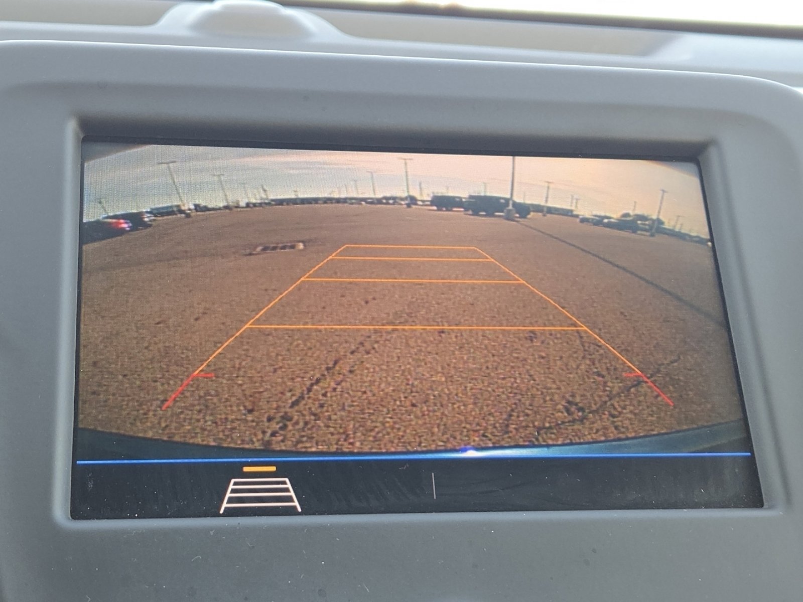 Used 2020 Chevrolet Equinox LT w/ Driver Convenience Package image 6