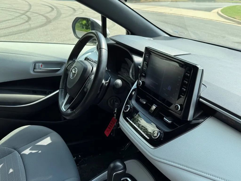 Used 2020 Toyota Corolla SE FWD image 31