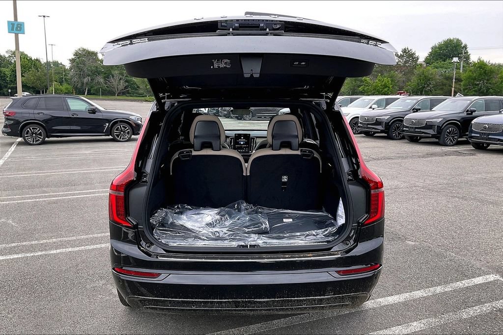 New 2026 Volvo XC90 T8 Ultra w/ Protection Package Premier AWD/4WD image 4