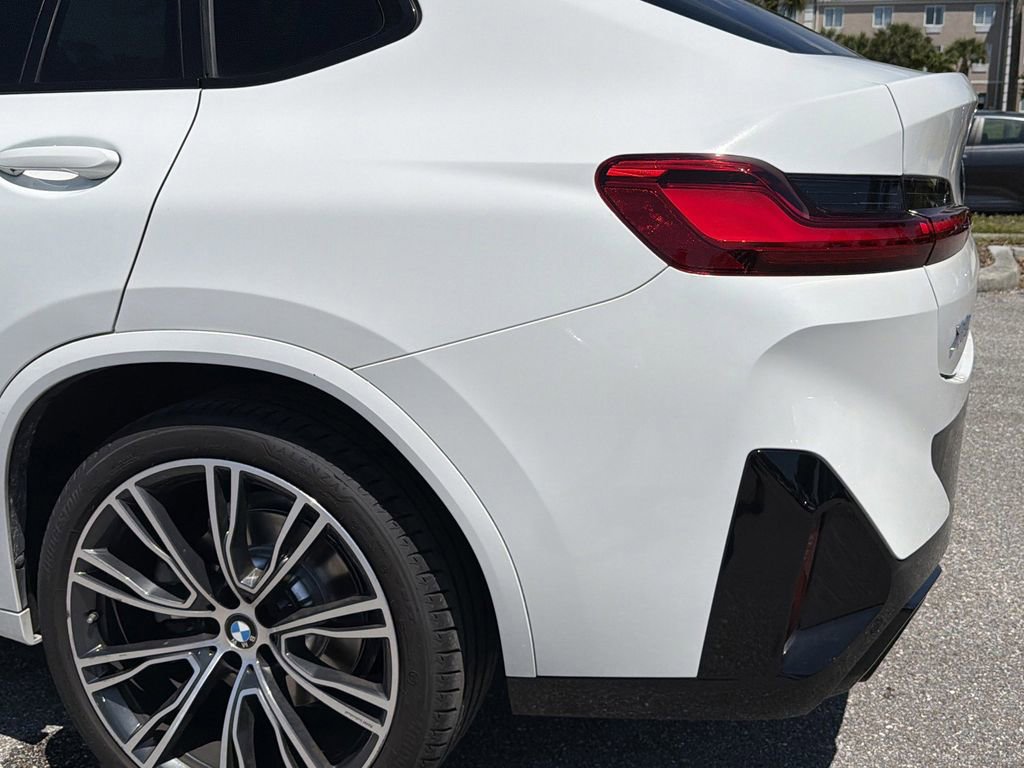 Used 2022 BMW X4 xDrive30i w/ M Sport Package AWD/4WD image 10