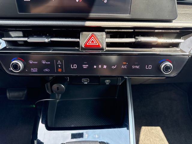 Used 2023 Kia Niro LX FWD image 42