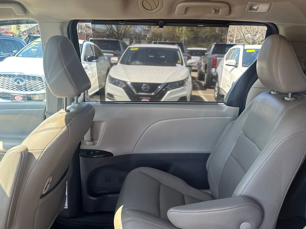 Used 2020 Toyota Sienna XLE w/ XLE Navigation Package AWD/4WD image 42