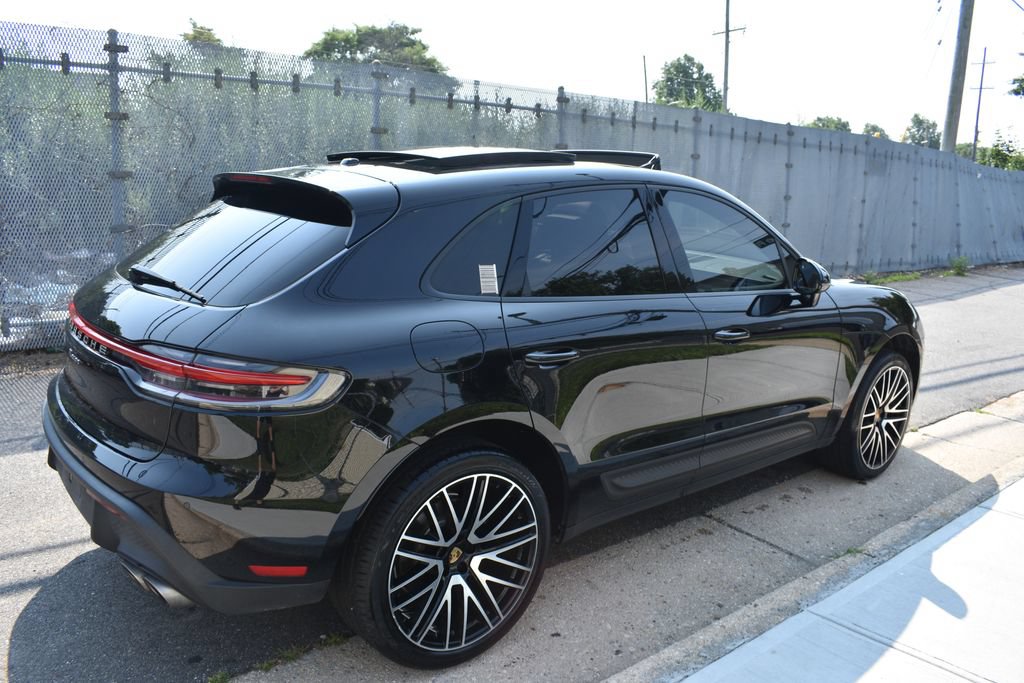 Used 2024 Porsche Macan Turbo AWD/4WD image 4